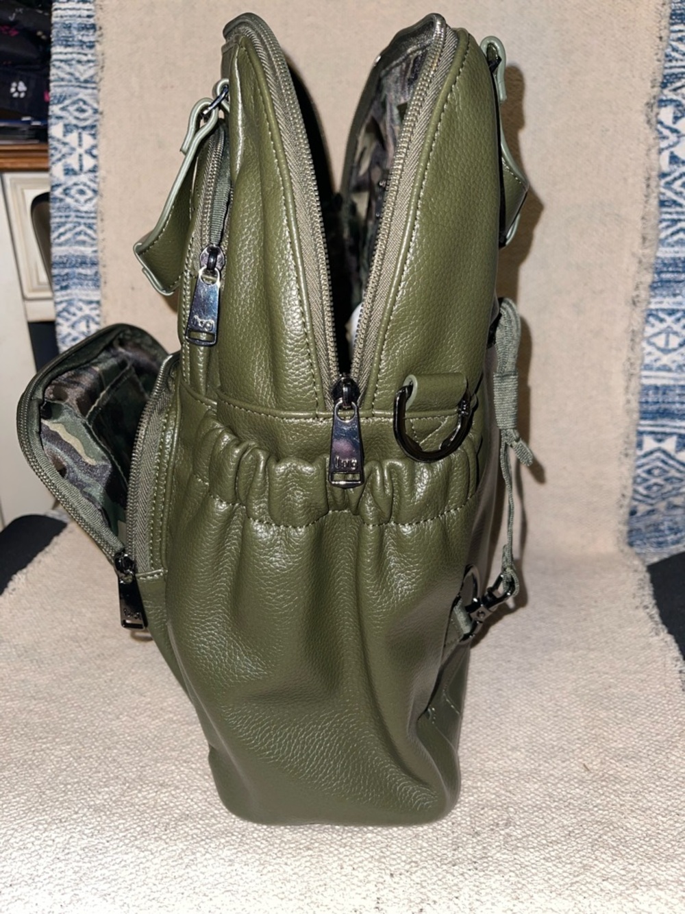 Lug Canter Classic Vegan Leather convertible bag Olive Green/ camo Like New - Picture 4 of 9